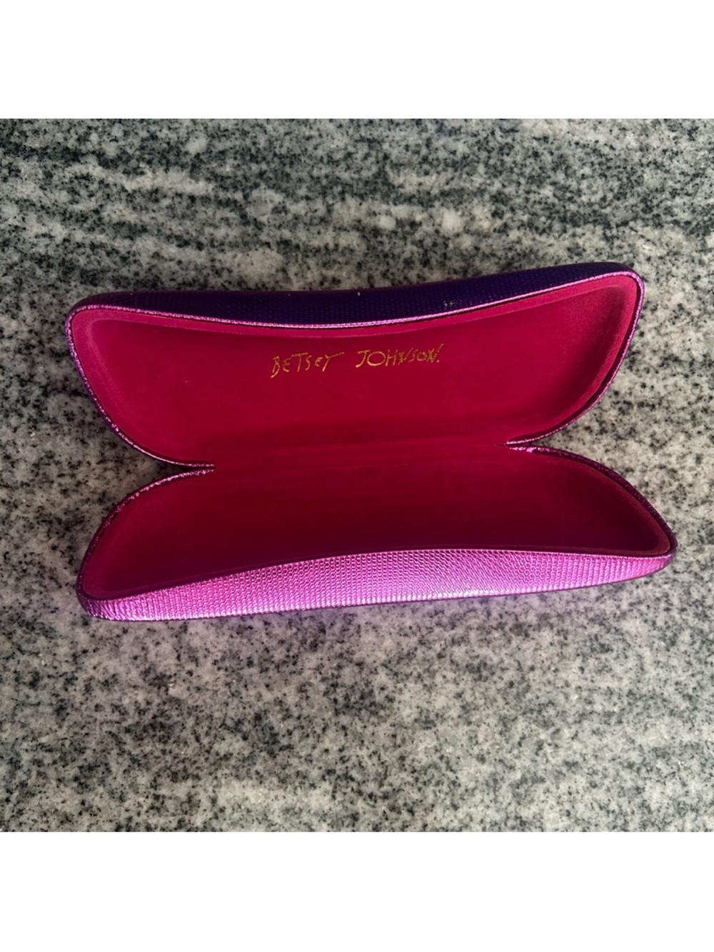 Betsey Johnson metallic pink clamshell glasses case travel sunglasses